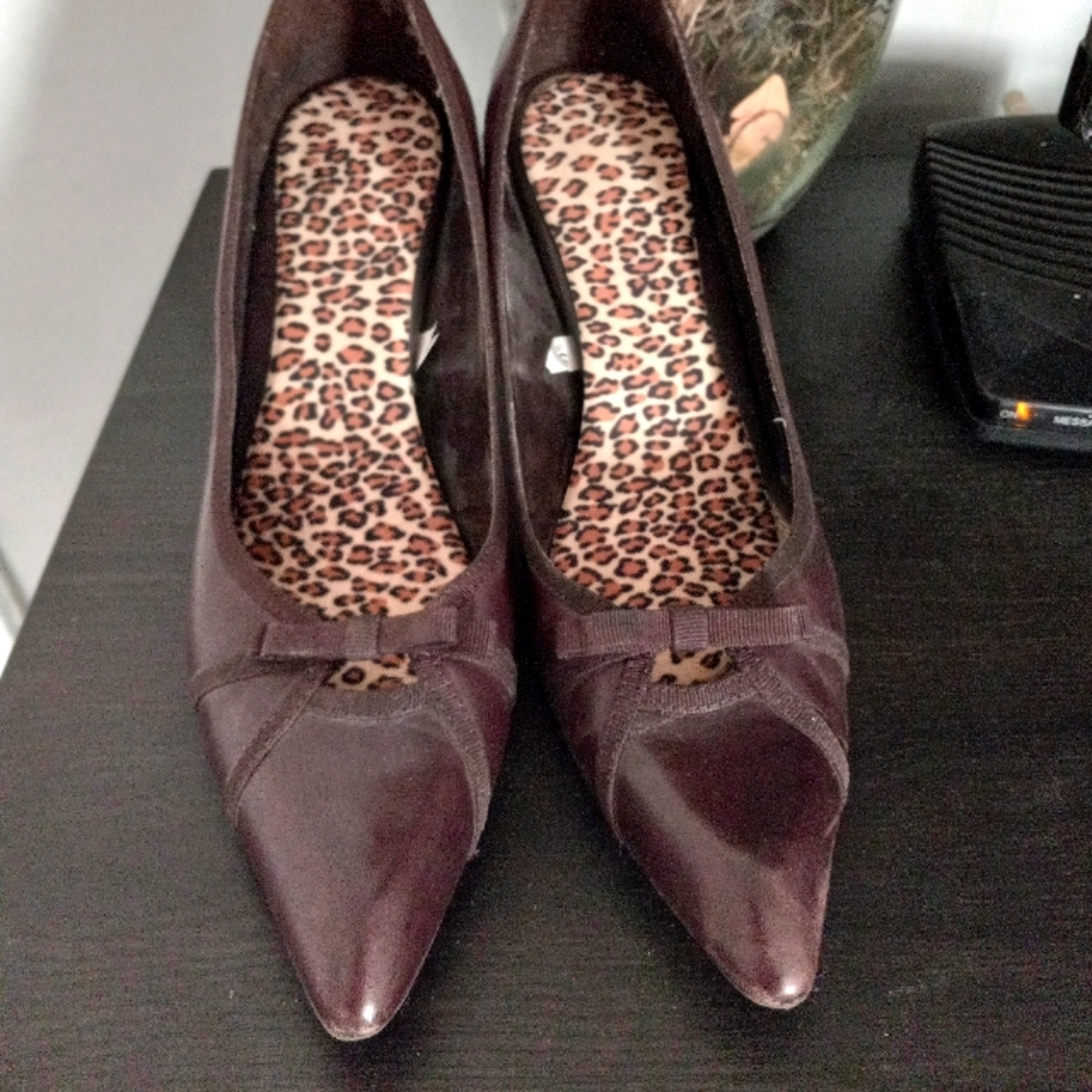 Pointed Toe Stiletto Heels - Picture 4 of 5